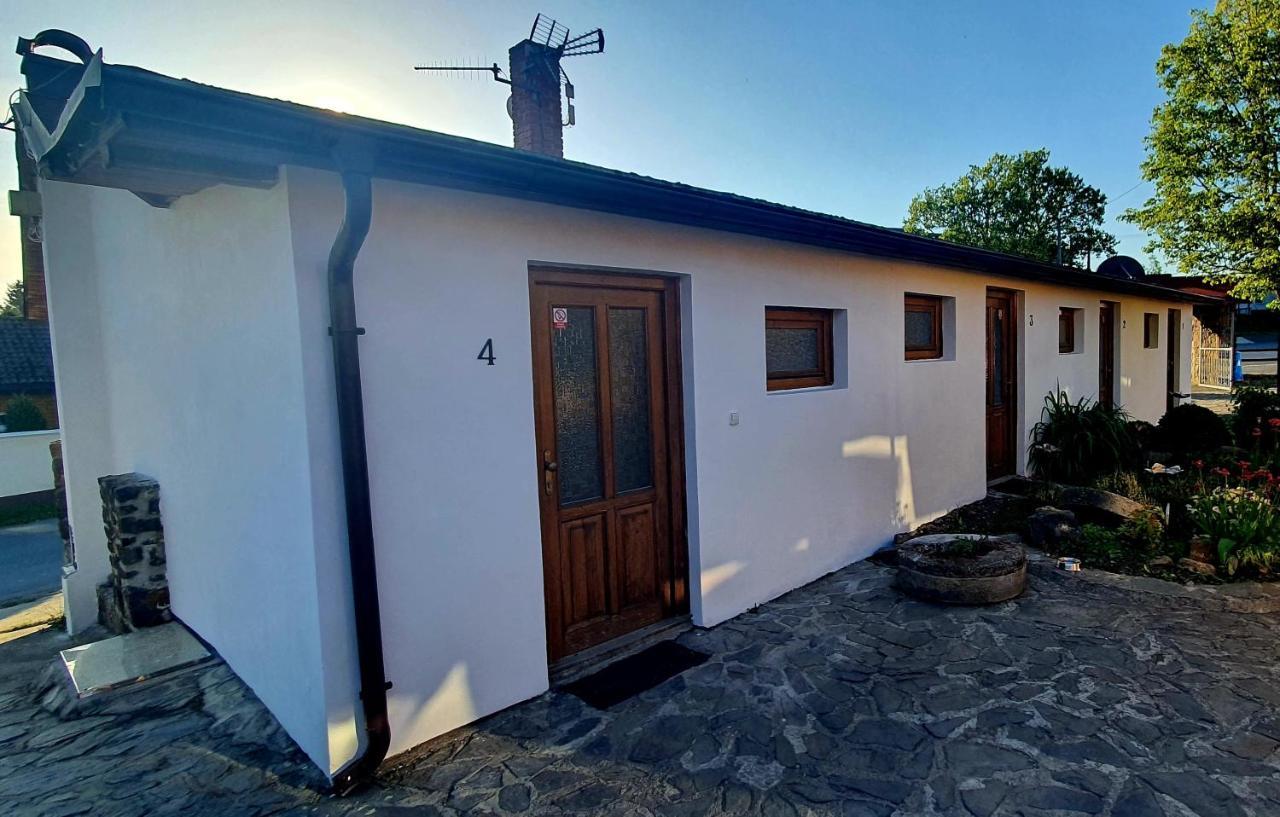 Katerina Restaurant A Penzion Rozvadov Buitenkant foto