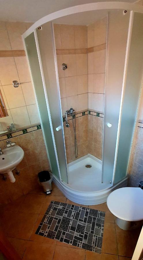 Katerina Restaurant A Penzion Rozvadov Buitenkant foto